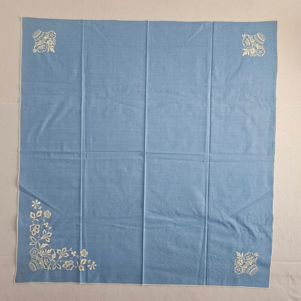 Vintage Blue Tablecloth Runner Napkin Set Floral‎ Embroidery Eyelet Lace 4pc